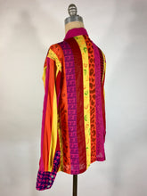 Load image into Gallery viewer, 2000's Y2K Colorful cotton ALPANA BAWA shirt with OOAK hand-drawings size Medium