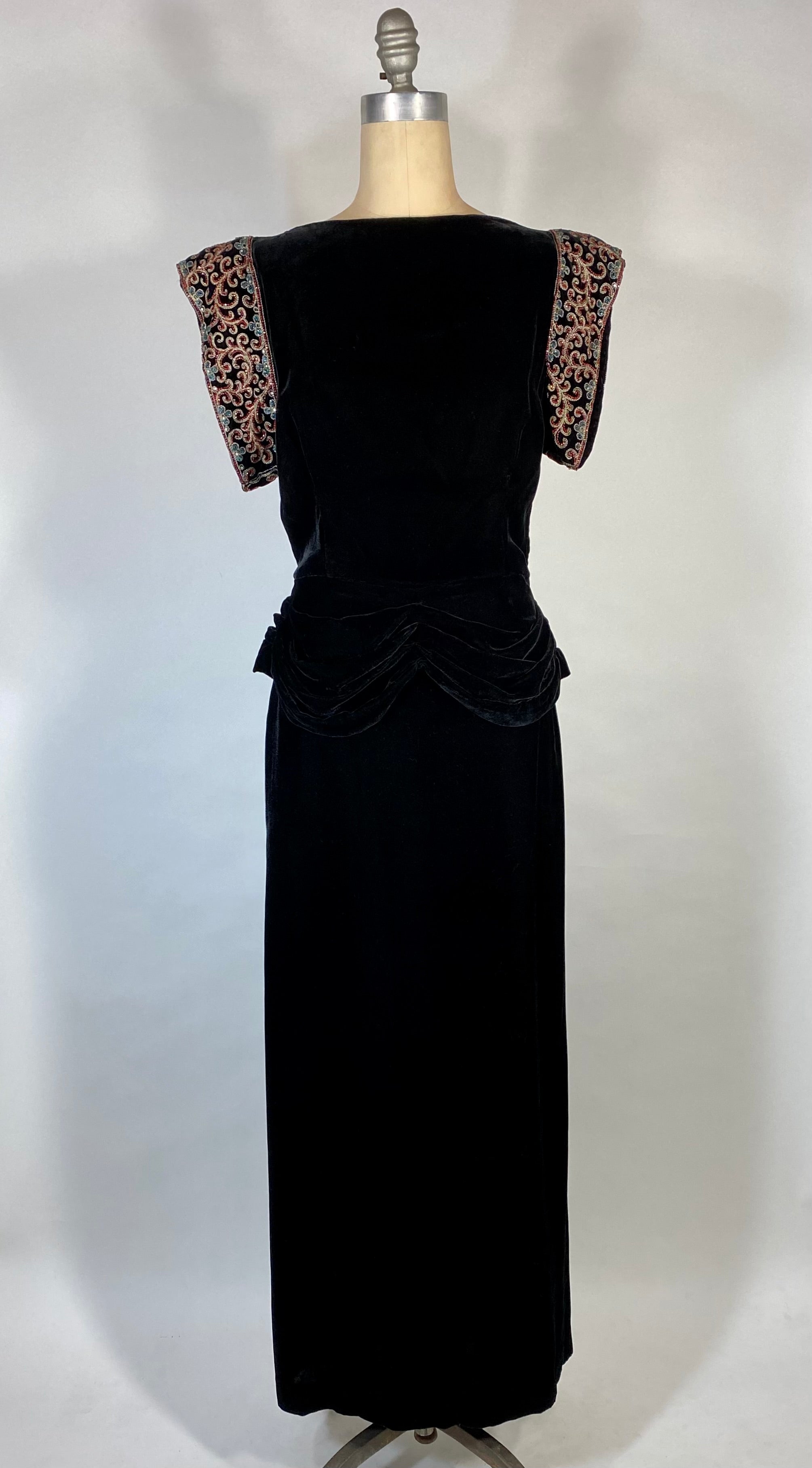 Stunning 1930s, 1940s Inky shops Black Silk Velvet Hostess Gown, Tiny Pearl Beads, Coral Embroidery, Bullion Soutache, Sm - Med.