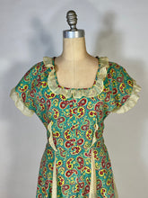 Load image into Gallery viewer, 1950's VIVID unique homemade yellow paisley cotton dress w/full skirt size Medium