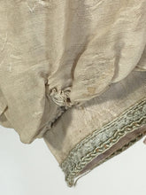 Load image into Gallery viewer, Edwardian 1900's MUSEUM QUALITY silk jacquard afternoon blouse with lace