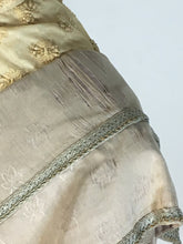 Load image into Gallery viewer, Edwardian 1900's MUSEUM QUALITY silk jacquard afternoon blouse with lace
