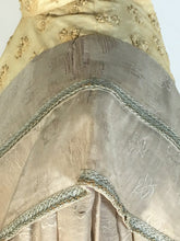 Load image into Gallery viewer, Edwardian 1900's MUSEUM QUALITY silk jacquard afternoon blouse with lace