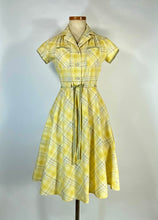 Load image into Gallery viewer, 1960's COTTON yellow & grey check plaid shirtdress with belt Petite-size
