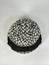 Load image into Gallery viewer, 1960's 60s Silver & Black straw 'bucket' style hat by LESLIE JAMES + original hat box