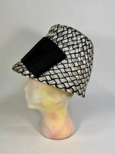 Load image into Gallery viewer, 1960's 60s Silver & Black straw 'bucket' style hat by LESLIE JAMES + original hat box