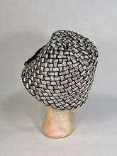 Load image into Gallery viewer, 1960's 60s Silver & Black straw 'bucket' style hat by LESLIE JAMES + original hat box