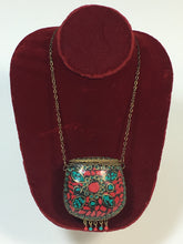 Load image into Gallery viewer, 1970’s Bohemian mini stone chip and metal pouch necklace