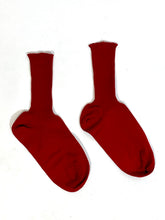 Load image into Gallery viewer, 1950’s deadstock/never worn red knit cotton socks XS