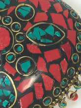 Load image into Gallery viewer, 1970’s Bohemian mini stone chip and metal pouch necklace
