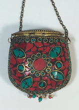 Load image into Gallery viewer, 1970’s Bohemian mini stone chip and metal pouch necklace