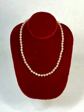Load image into Gallery viewer, 1950&#39;s 50s Creamrose color pale pink real PEARL collar-length necklace
