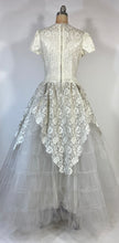 Load image into Gallery viewer, 1950&#39;s Ivory lace &amp; tulle cupcake princess wedding dress gown size M/L
