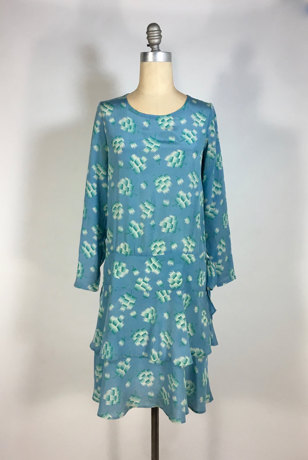 1920's silk ART DECO print drop waist dress w/rhinestone brooch