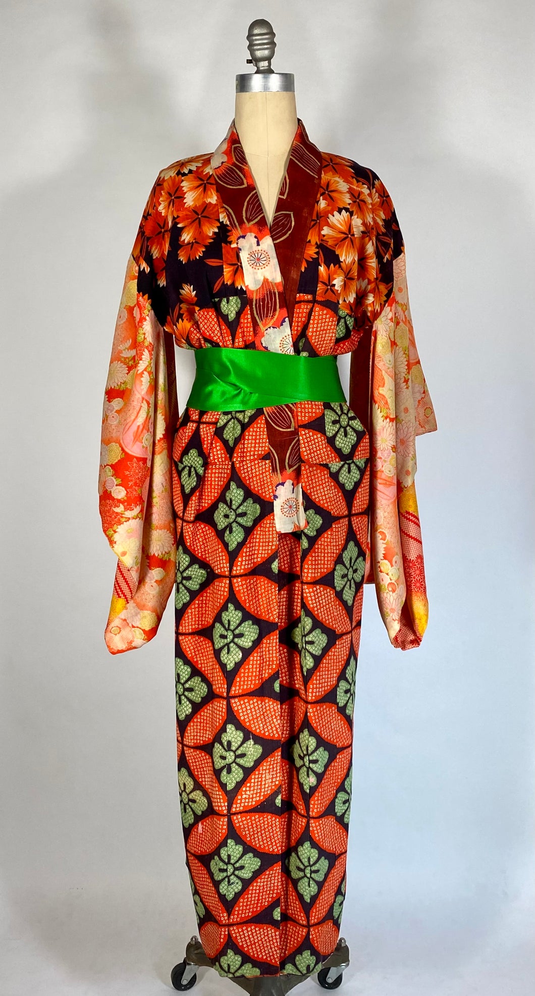 Shōwa Period circa 1920's-1940's RARE mix print silk Japanese juban kimono robe
