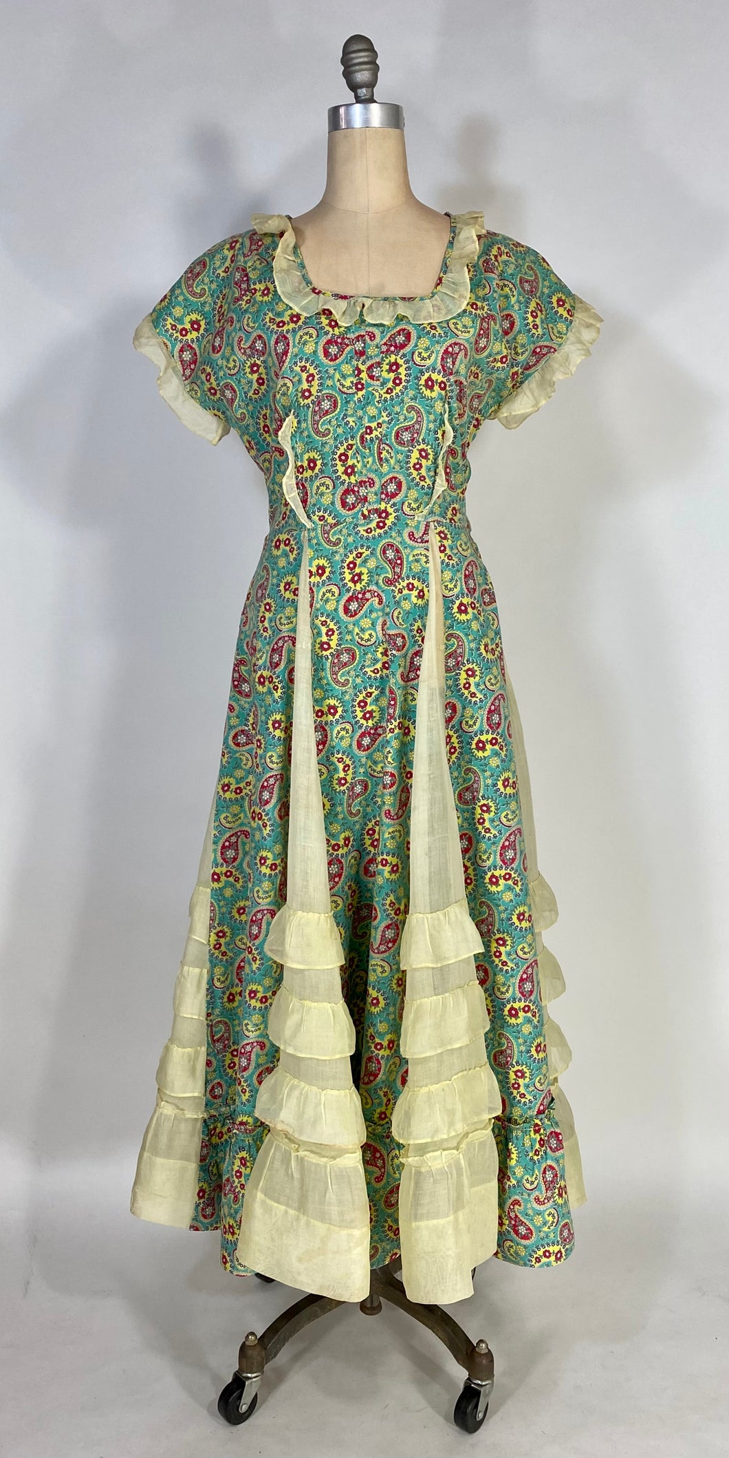 1950's VIVID unique homemade yellow paisley cotton dress w/full skirt size Medium