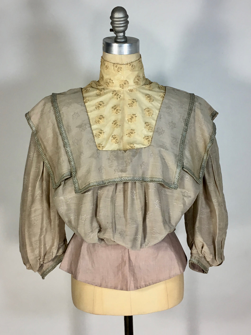 Edwardian 1900's MUSEUM QUALITY silk jacquard afternoon blouse with lace