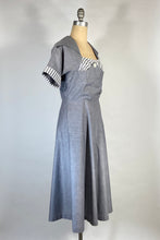 Load image into Gallery viewer, 1950&#39;s light grey iridescent cotton frock day dress by POLLY BRIEF size Medium

