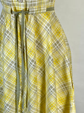 Load image into Gallery viewer, 1960&#39;s COTTON yellow &amp; grey check plaid shirtdress with belt Petite-size
