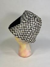 Load image into Gallery viewer, 1960&#39;s 60s Silver &amp; Black straw &#39;bucket&#39; style hat by LESLIE JAMES + original hat box
