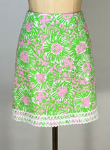 Load image into Gallery viewer, 2000’s Y2K Lilly Pulitzer ‘Sunnyside Lions’ print cotton mini skirt

