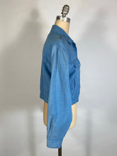 Load image into Gallery viewer, 1980’s-90’s sky blue linen blend crop denim-style cut jacket

