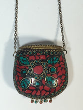 Load image into Gallery viewer, 1970’s Bohemian mini stone chip and metal pouch necklace
