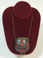 Load image into Gallery viewer, 1970’s Bohemian mini stone chip and metal pouch necklace
