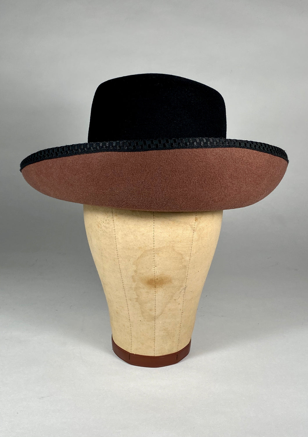 1980’s-90’s designer Kokin wool felt black and brown stylized bowler hat with curl brim